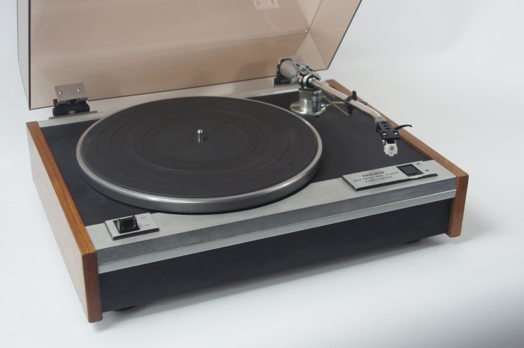 GRAMOFON MICRO SEIKI MR-322