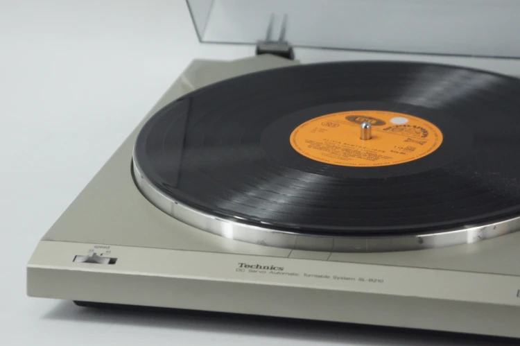 GRAMOFON TECHNICS SL-B210