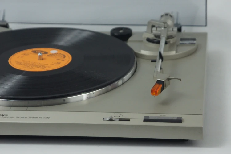 GRAMOFON TECHNICS SL-B210