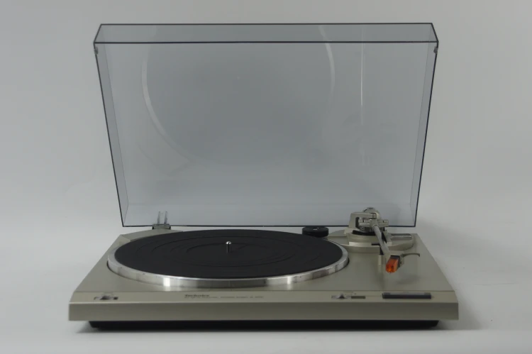GRAMOFON TECHNICS SL-B210