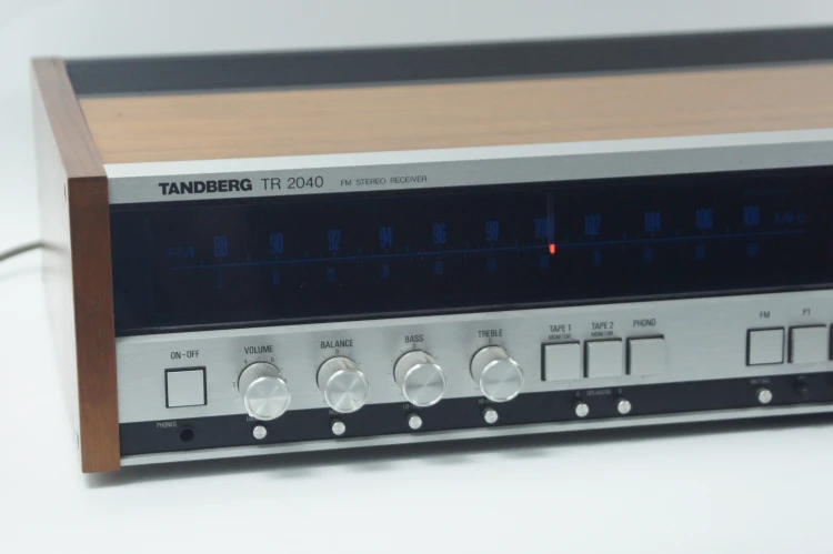 AMPLITUNER TANDBERG TR 2040