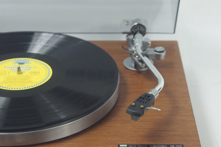 GRAMOFON SANSUI SR-222