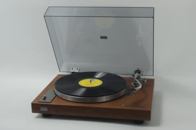 GRAMOFON SANSUI SR-222