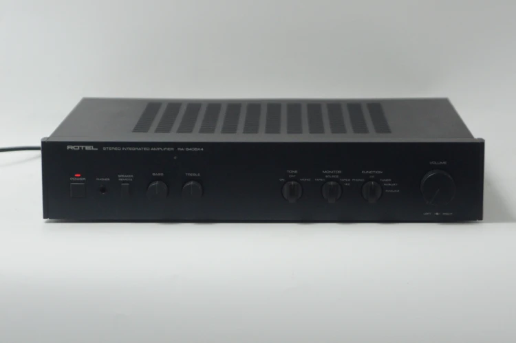 WZMACNIACZ ROTEL RA-840BX