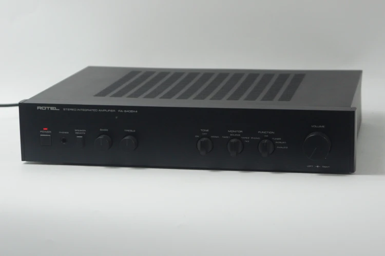 WZMACNIACZ ROTEL RA-840BX