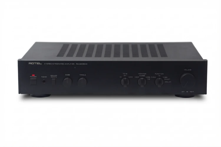WZMACNIACZ ROTEL RA-840BX