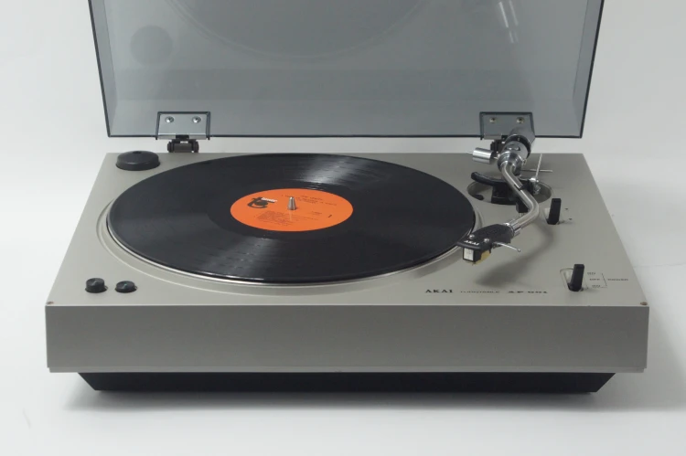 GRAMOFON AKAI AP-001
