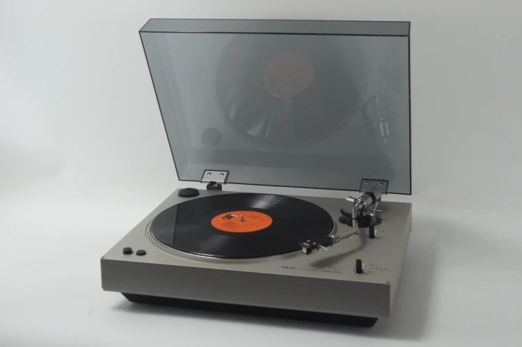 GRAMOFON AKAI AP-001
