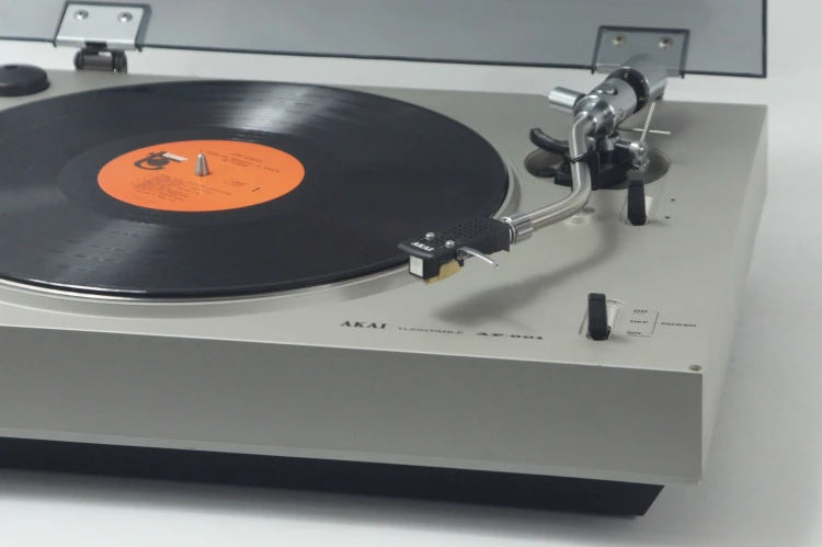 GRAMOFON AKAI AP-001