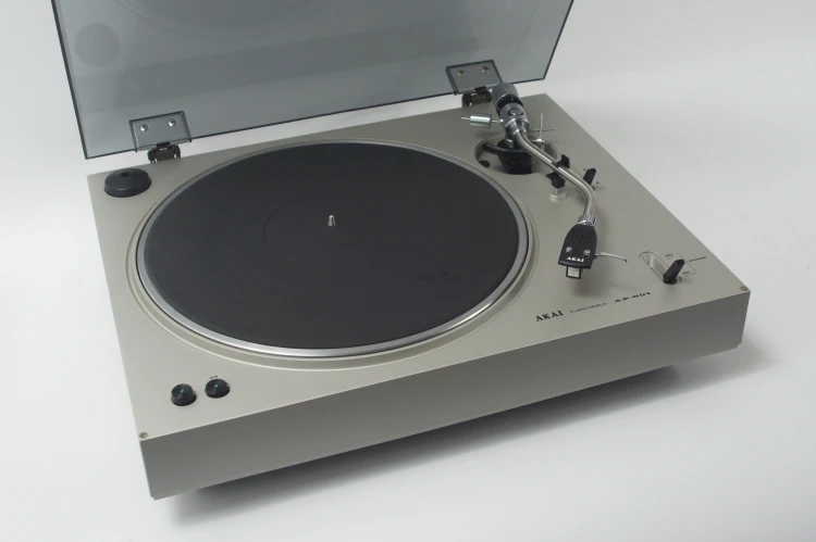 GRAMOFON AKAI AP-001