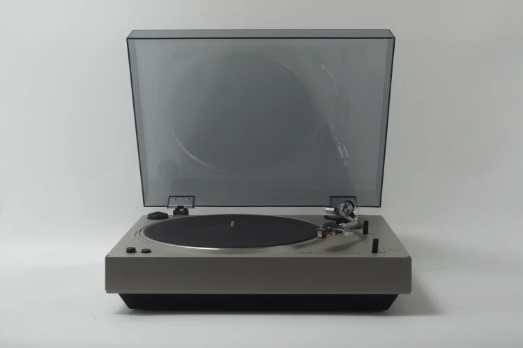 GRAMOFON AKAI AP-001