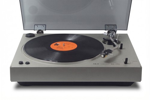 GRAMOFON AKAI AP-001