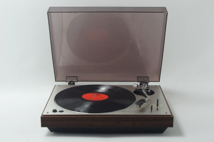GRAMOFON AKAI AP-003