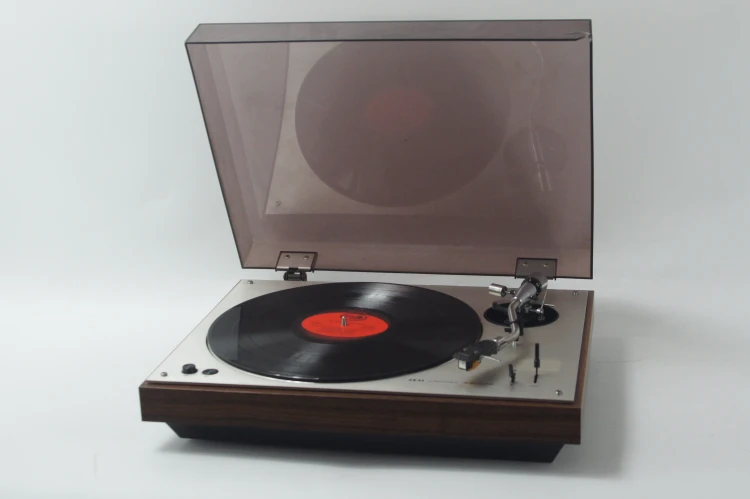 GRAMOFON AKAI AP-003