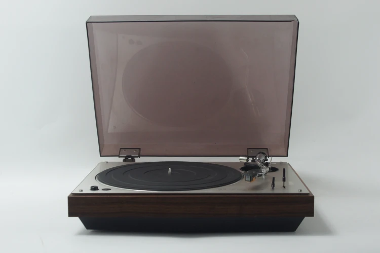 GRAMOFON AKAI AP-003