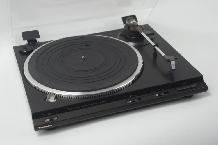 GRAMOFON TECHNICS SL-DD33
