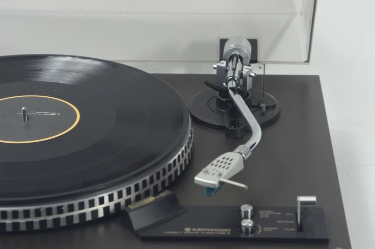 GRAMOFON KENWOOD KD-2070