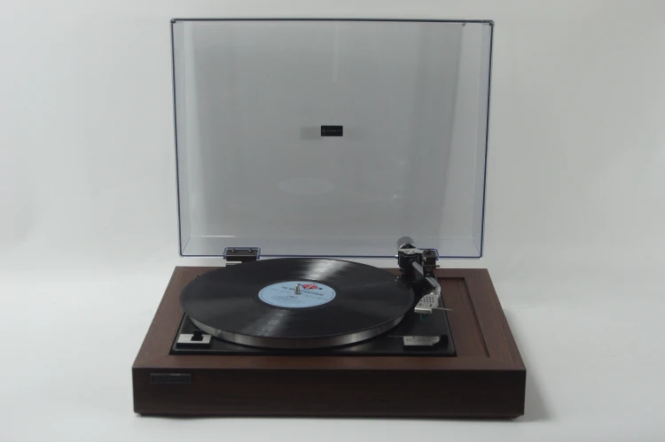 GRAMOFON SANYO TP 525