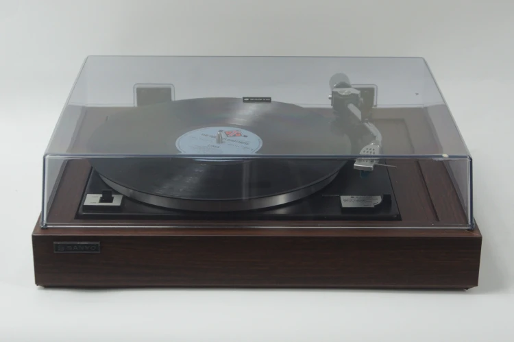 GRAMOFON SANYO TP 525