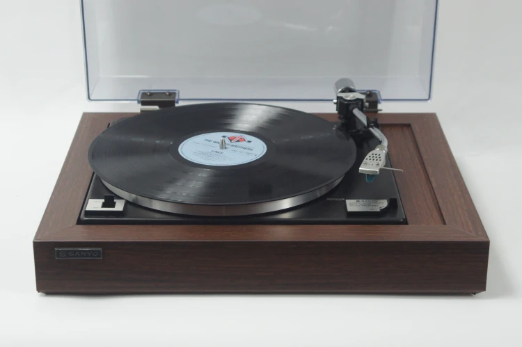 GRAMOFON SANYO TP 525