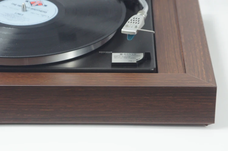 GRAMOFON SANYO TP 525