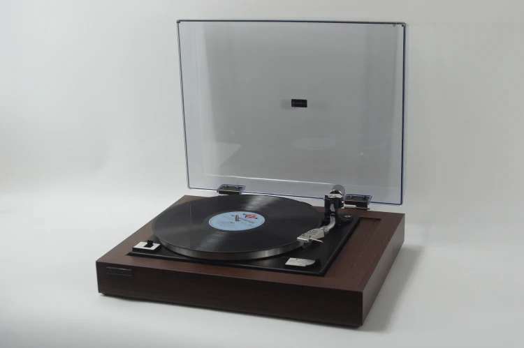 GRAMOFON SANYO TP 525