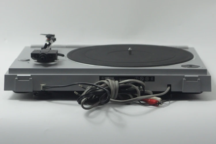 YAMAHA P-220