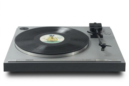 YAMAHA P-220